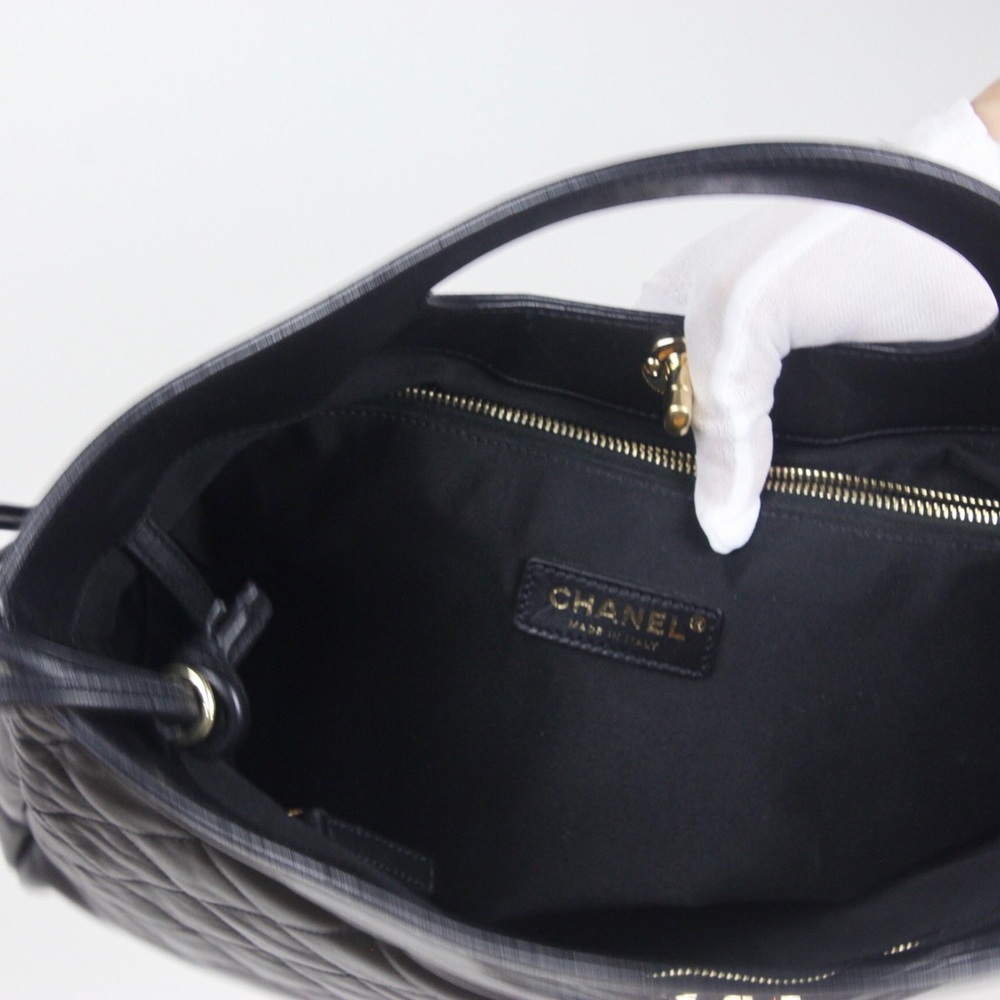 2018 Chanel Lambskin Chanel 31 Medium Shopping Bag - Picture 6 of 8